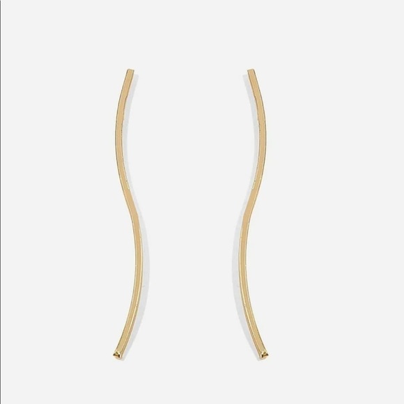 Bar Design Minimalist Earrings - Picture 3 of 4